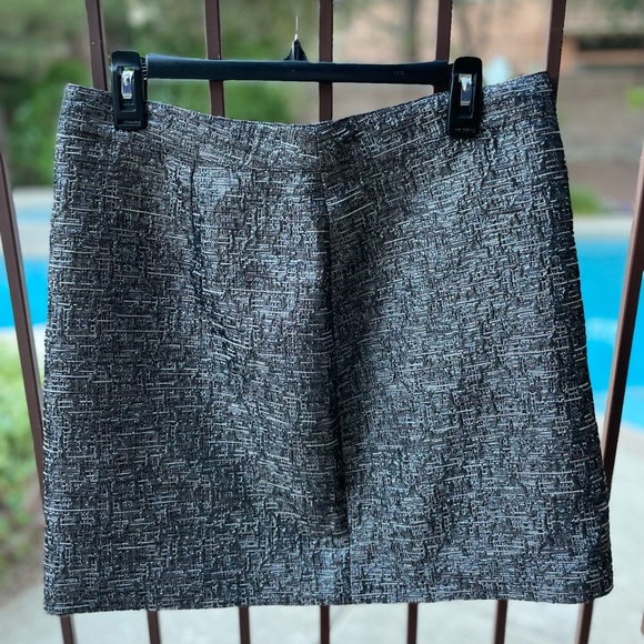 Banana Republic size 10 dressy lined mini skirt. - Picture 2 of 3